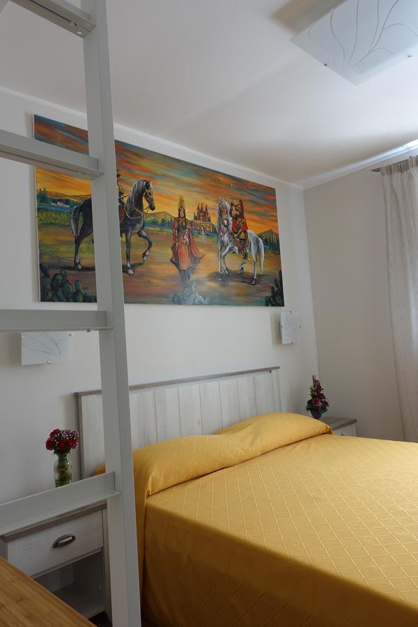 Bb Opera Dei Pupi Bed & Breakfast Syracuse Ngoại thất bức ảnh