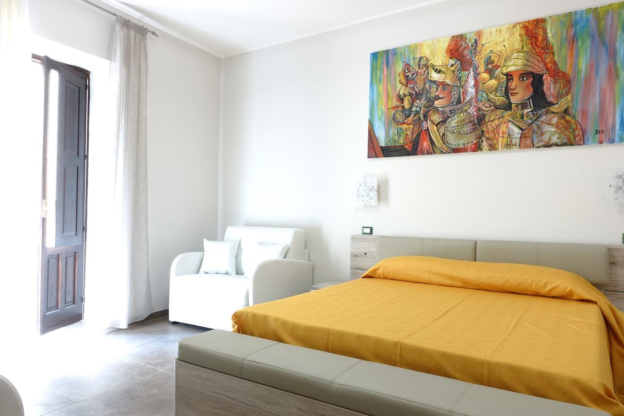 Bb Opera Dei Pupi Bed & Breakfast Syracuse Ngoại thất bức ảnh